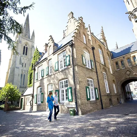 In With Access Apartment *