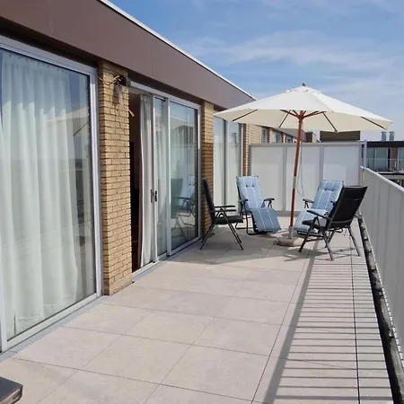 Apartment Horizon 0501 Located On The Sea