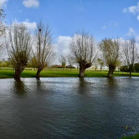 In With Access Apartman *