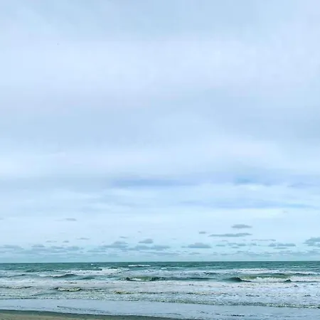 In With Access Apartment *